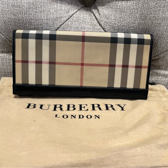 Burberry Nova Check Wallet - Picture 1 of 11